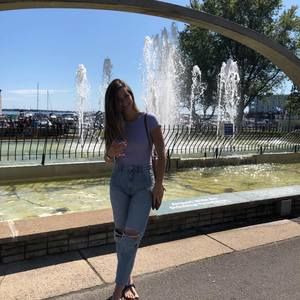 Meet your Posher, Becca